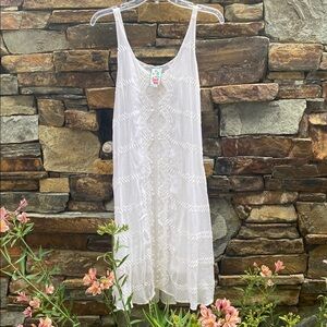 White Sleeveless Lace Dress